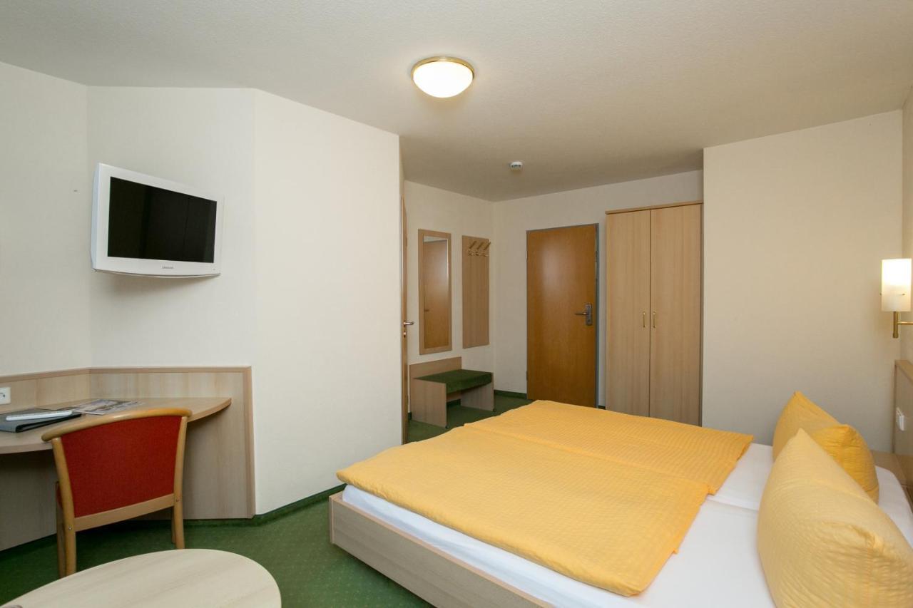 Hotel-Gasthaus Engel Luttingen Лауфенбург Екстериор снимка