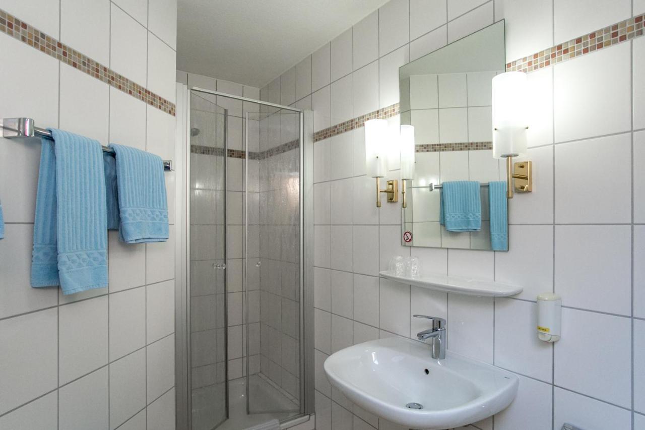 Hotel-Gasthaus Engel Luttingen Лауфенбург Екстериор снимка