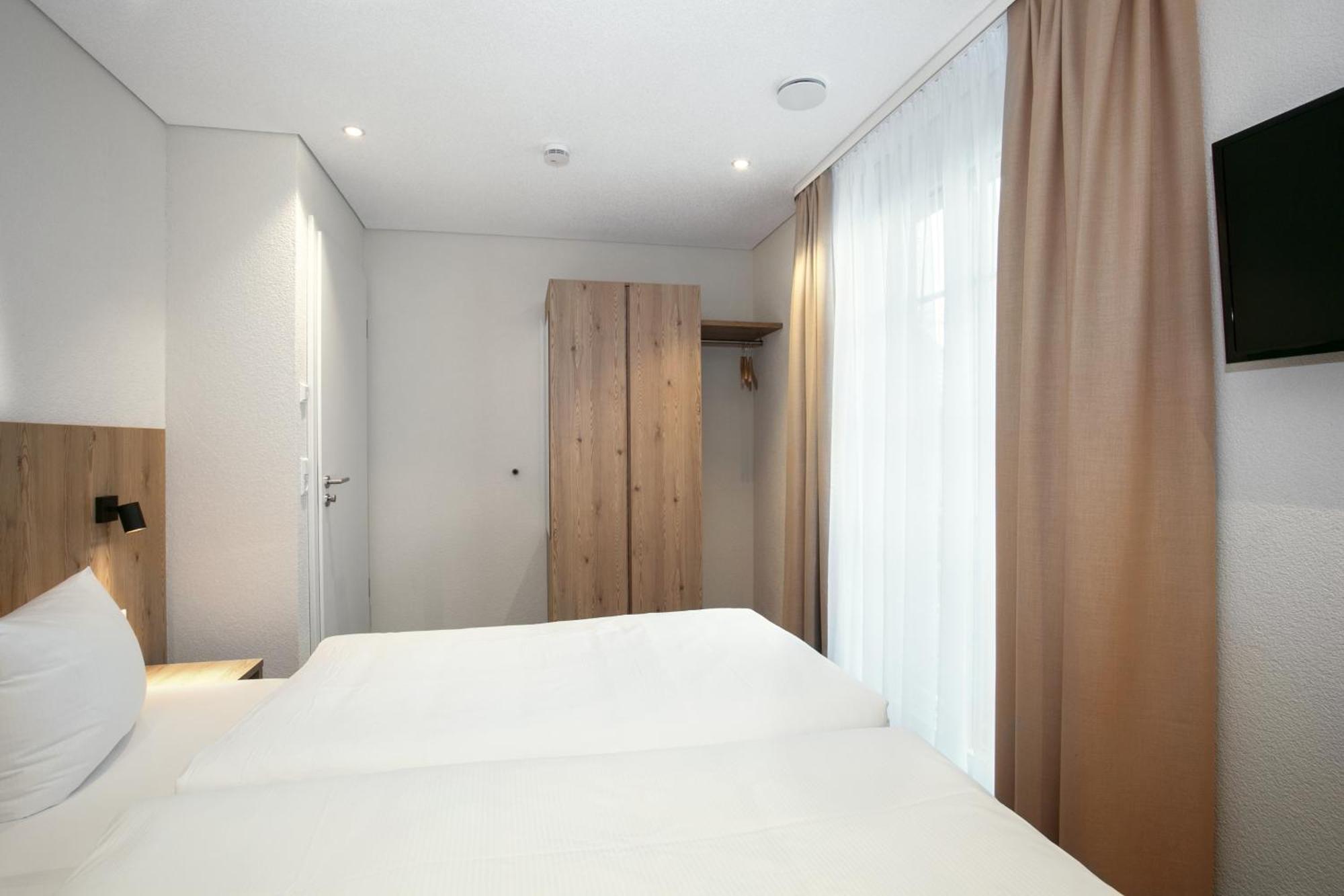 Hotel-Gasthaus Engel Luttingen Лауфенбург Стая снимка