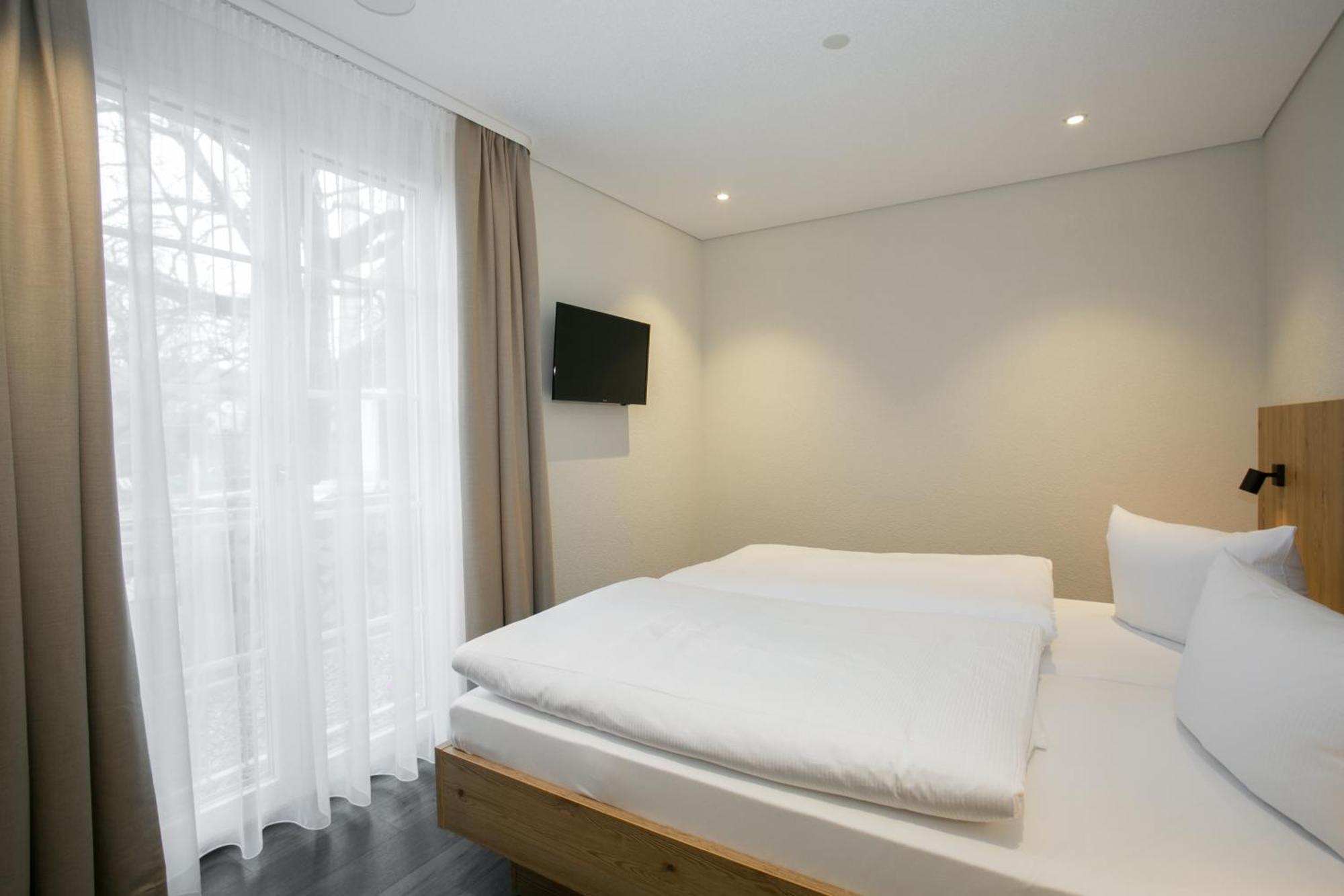 Hotel-Gasthaus Engel Luttingen Лауфенбург Стая снимка