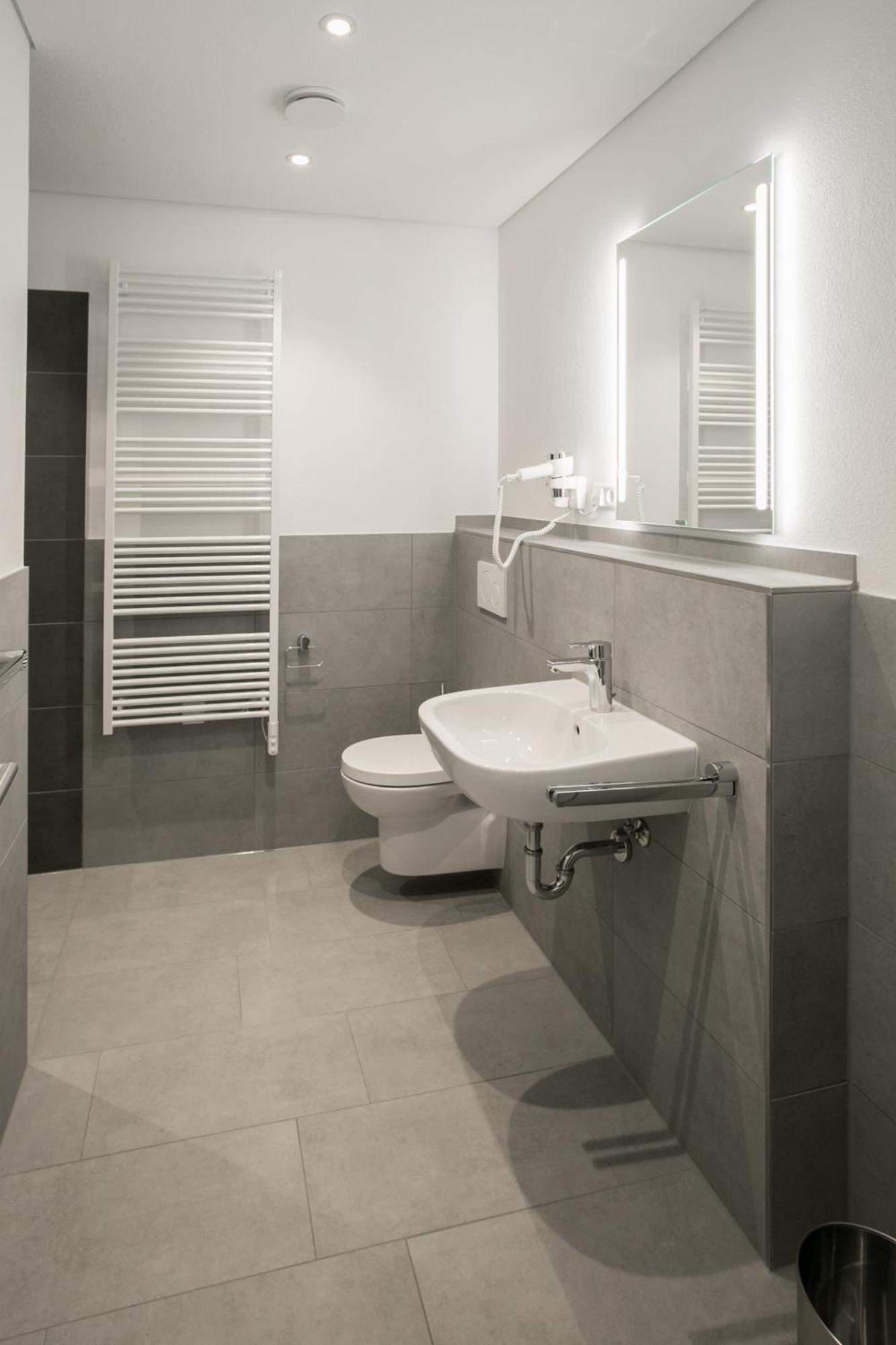 Hotel-Gasthaus Engel Luttingen Лауфенбург Стая снимка