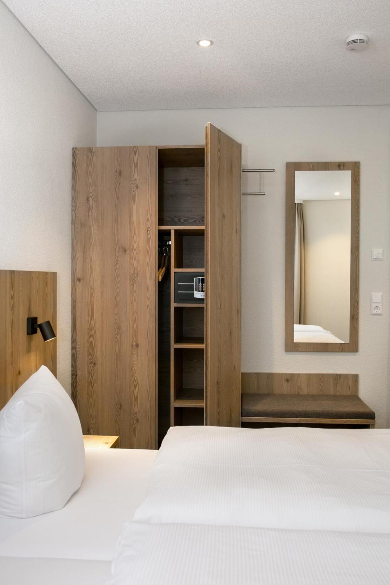 Hotel-Gasthaus Engel Luttingen Лауфенбург Стая снимка