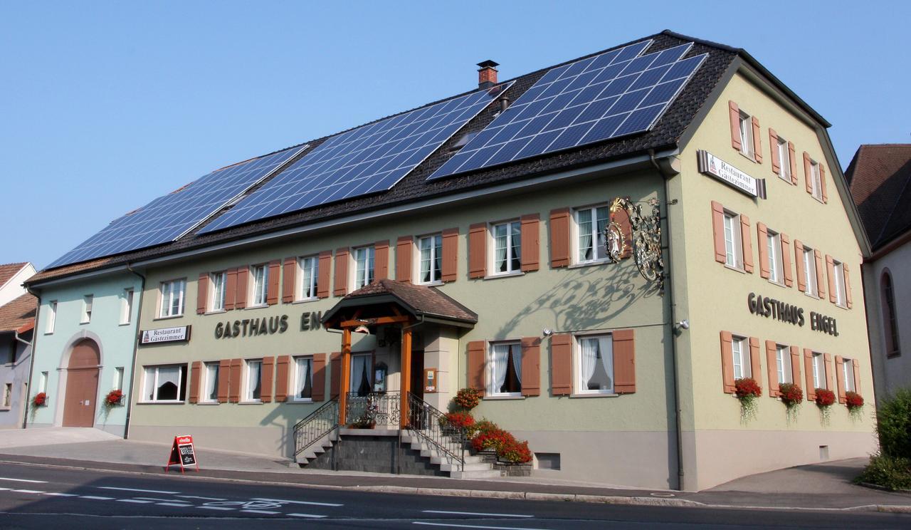 Hotel-Gasthaus Engel Luttingen Лауфенбург Екстериор снимка