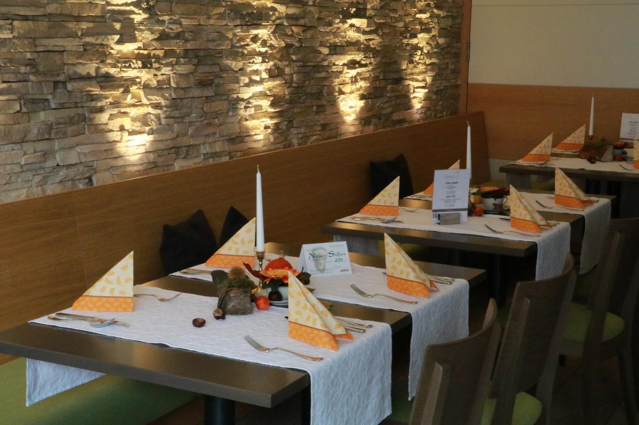 Hotel-Gasthaus Engel Luttingen Лауфенбург Екстериор снимка